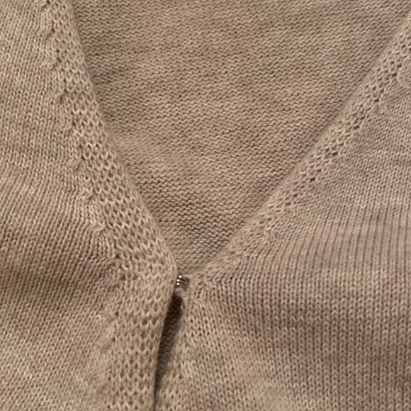 VETTA | Capsule Sand Classic Wrap Sweater - Picture 8 of 10